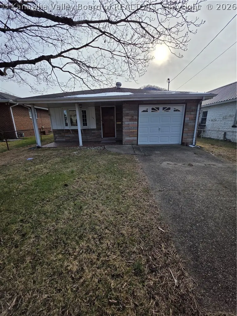 121 W Reynolds Avenue, Belle, WV 25015 - #3