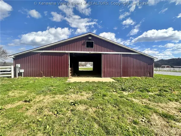 175 Ivy Lane, Gallipolis Ferry, WV 25515