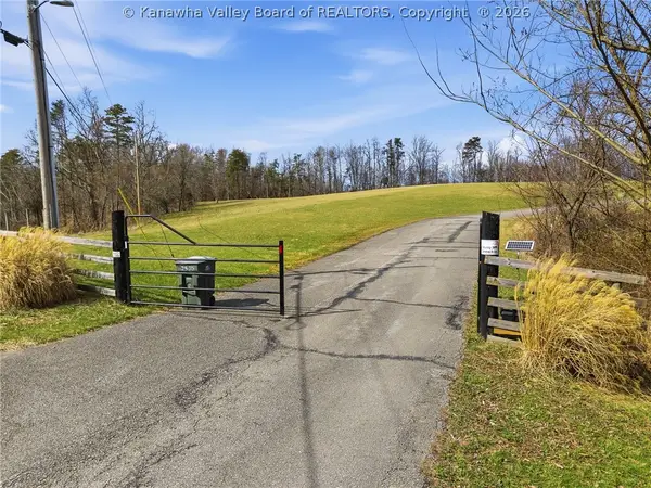 2529 Dry Ridge Road, Milton, WV 25541