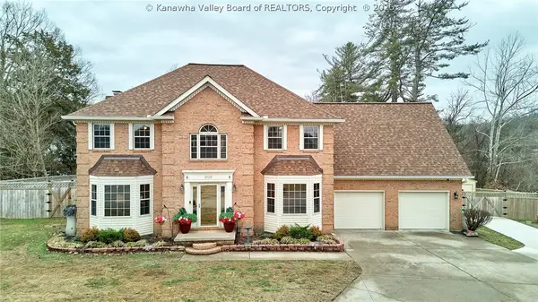 202 Pleasant View Drive, Hurricane, WV 25526