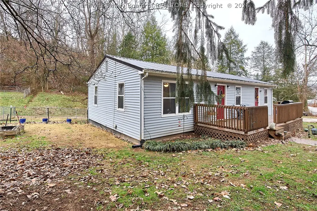 104 Woodland Drive, Nitro, WV 25143 - #1