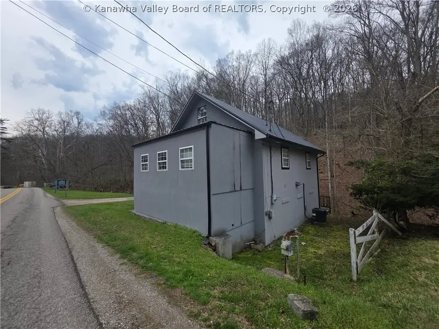 3742 Greenview Road, South Charleston, WV 25309 - #3