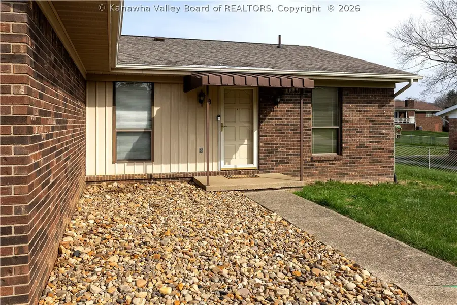 8 Michael Street, Scott Depot, WV 25560 - #3