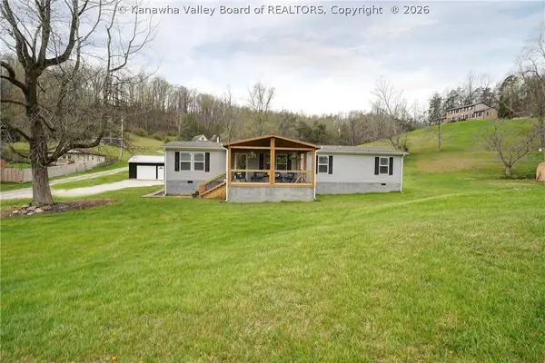 28 Crescent Drive, Scott Depot, WV 25560