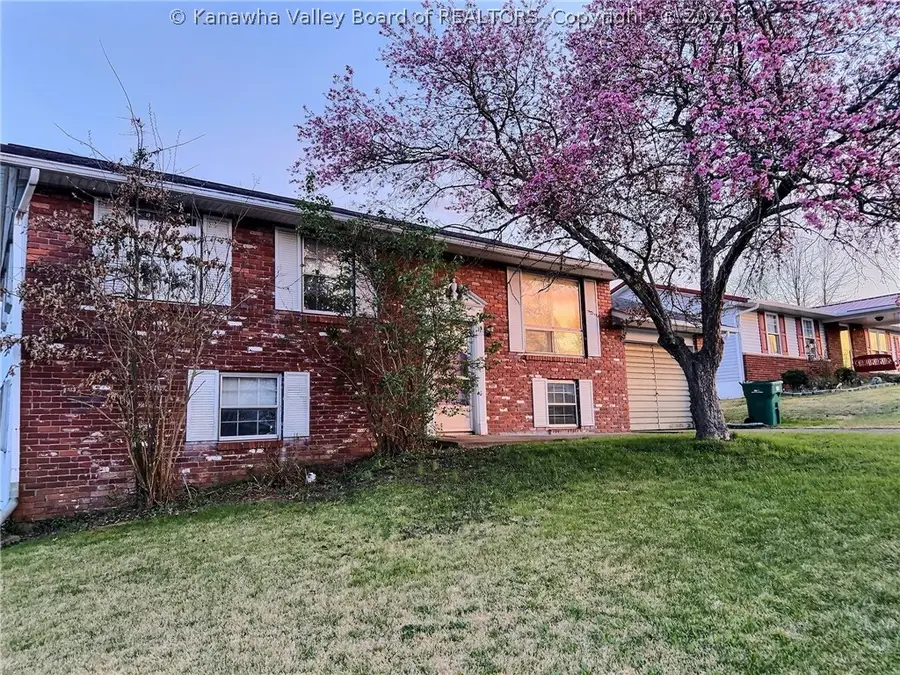 104 Dodd Street, Poca, WV 25159 - #2