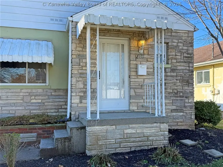 2211 W Virginia Avenue, Dunbar, WV 25064 - #3