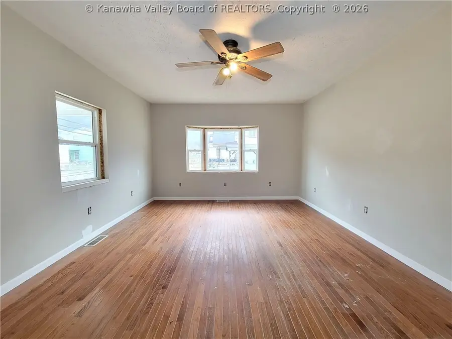 502 William Street, Cedar Grove, WV 25039 - #2