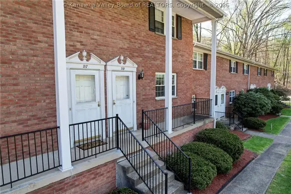717 Castlegate Road, South Charleston, WV 25303
