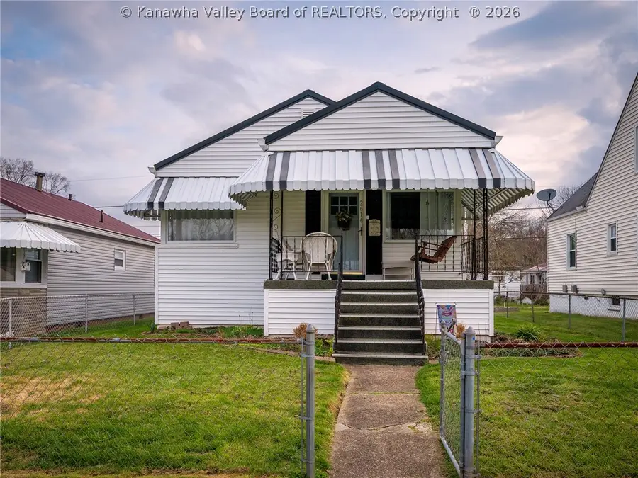 2614 Washington Avenue, Saint Albans, WV 25177 - #2