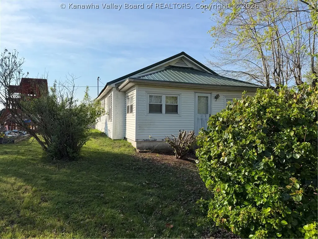 2529 Conner Avenue, Hurricane, WV 25526 - #1