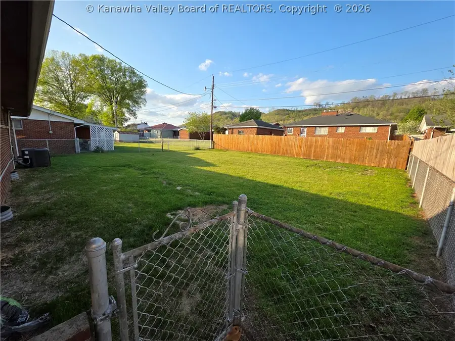 1321 Valentine Circle, Nitro, WV 25143 - #2