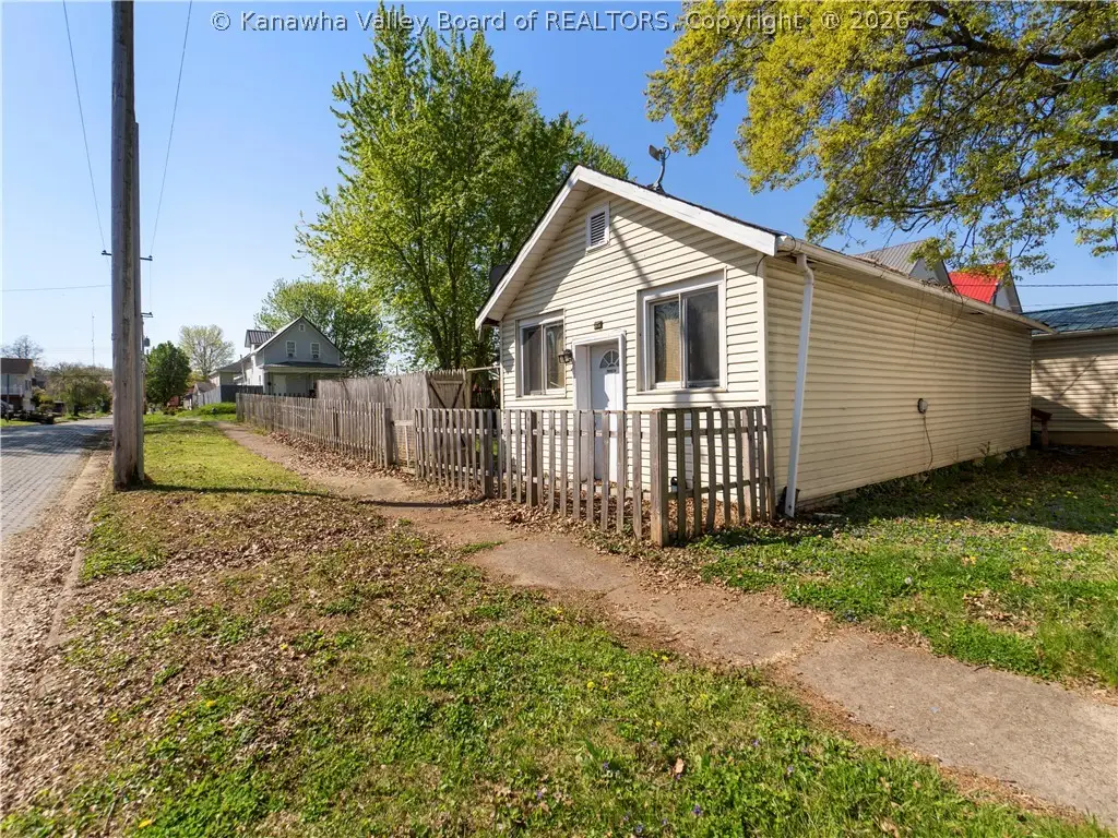301 Division Street, Huntington, WV 25702 - #1