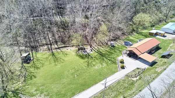 965 Mccomas Branch Road, Milton, WV 25541
