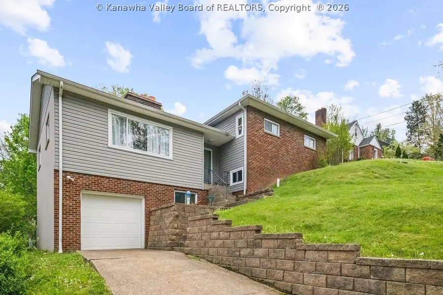 814 Sweet Acres Drive, Saint Albans, WV 25177 - #2