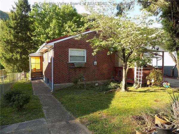 229 Morris Avenue, Pratt, WV 25162