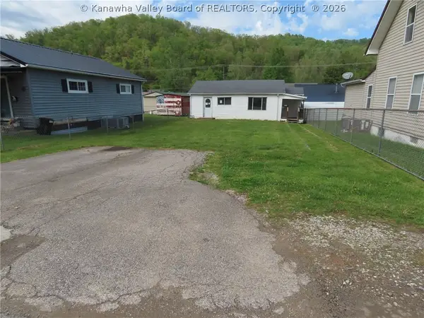 307 W 1st Street, Madison, WV 25130