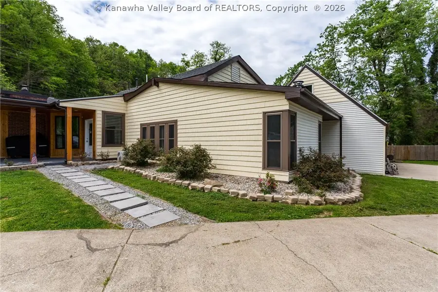 154 Strawberry Road, Saint Albans, WV 25177 - #2