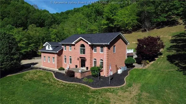 35 Oakridge Estates Road, Danville, WV 25053