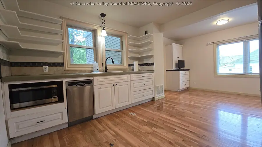 2512 Clement Avenue, Parkersburg, WV 26101 - #2
