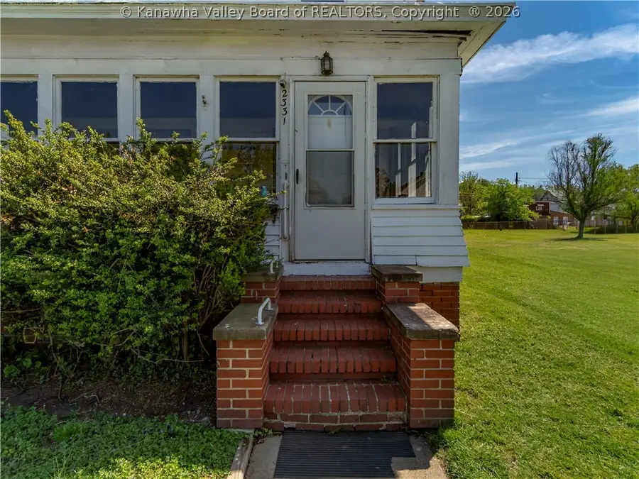 2331 9th Avenue, Huntington, WV 25703 - #3