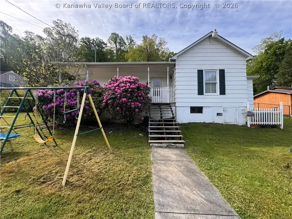 510 Kanawha Avenue E, Clendenin, WV 25045