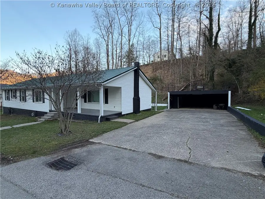 414 3rd Avenue W, Madison, WV 25130 - #3