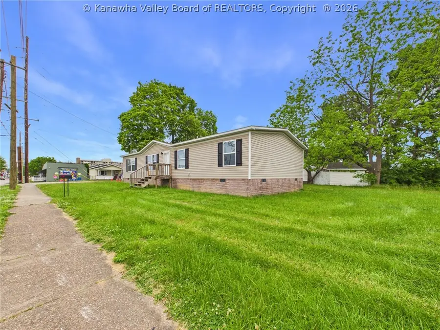 1347 Jackson Avenue, Huntington, WV 25704 - #2