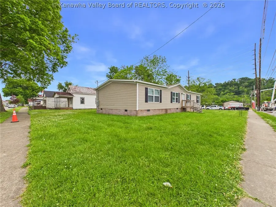 1347 Jackson Avenue, Huntington, WV 25704 - #3