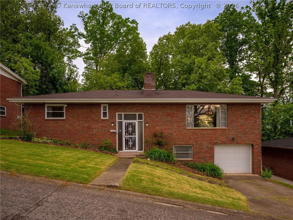 935 S Walnut Street, Saint Albans, WV 25177 - #1