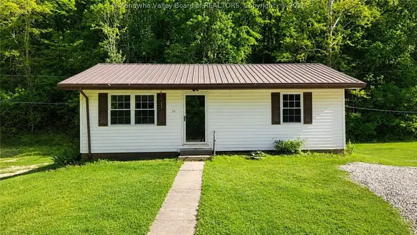 35 Little Buffalo Creek Road, Hamlin, WV 25571