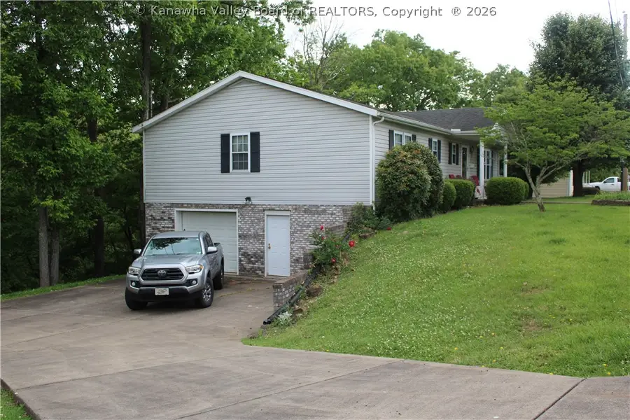 313 Edgewood Circle, Ripley, WV 25271 - #2