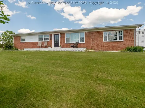 2010 Cameron Lane, Sissonville, WV 25320
