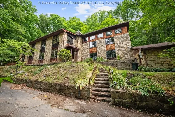 200 Laura Lane, Charleston, WV 25302