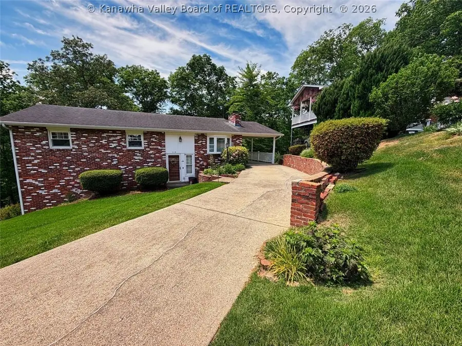 117 Wildwood Drive, Elkview, WV 25071 - #2
