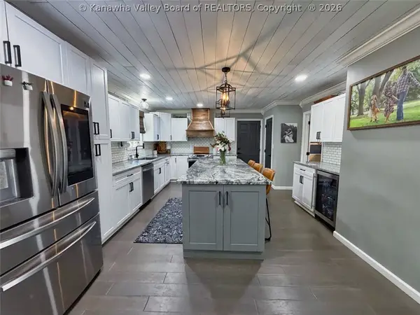 1703 Oak Knolls Road, Charleston, WV 25314