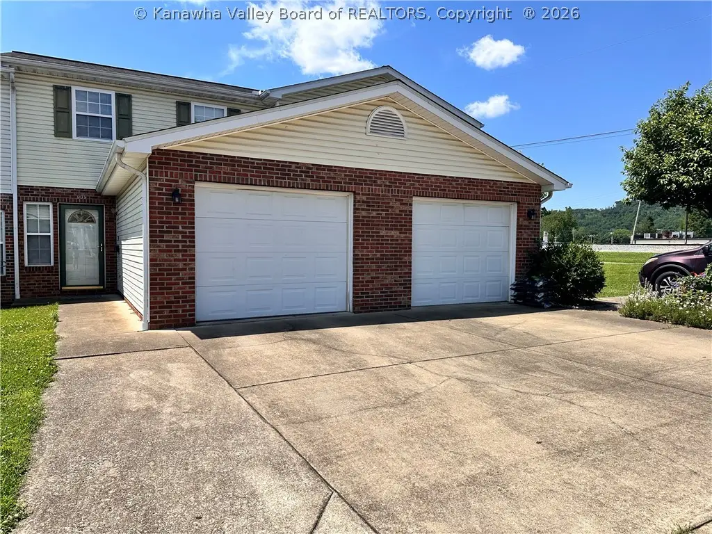 909 4th Avenue, Saint Albans, WV 25177 - #1