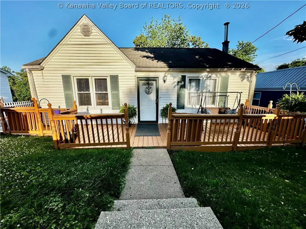122 Pine Street, Dunbar, WV 25064 - #1
