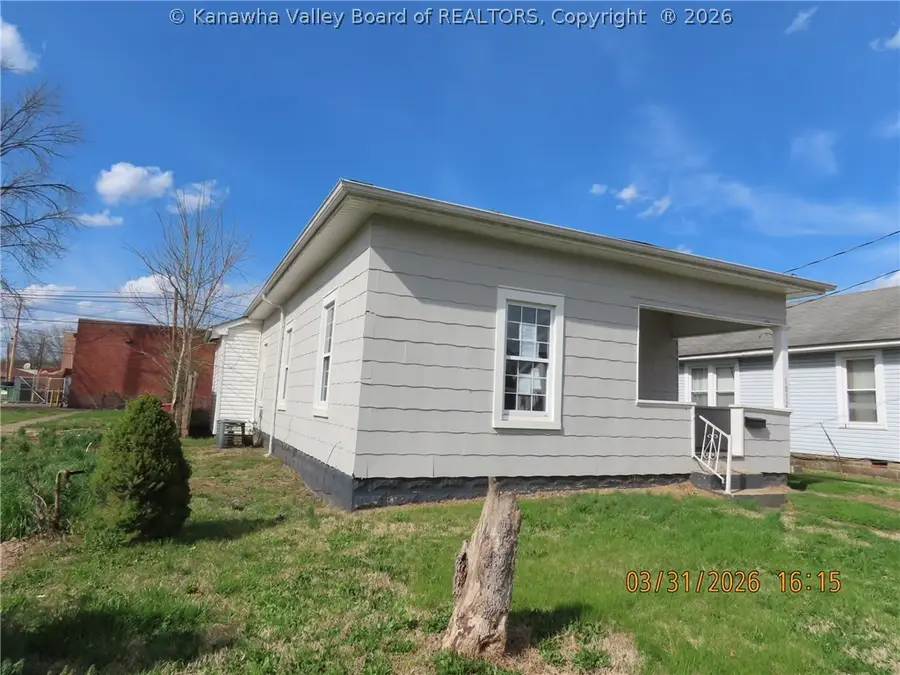 1012 West Virgina Avenue, Dunbar, WV 25064 - #2