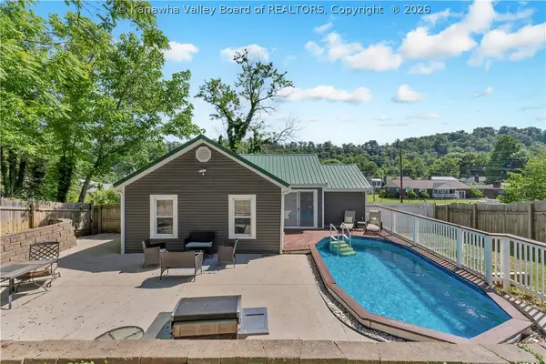 449 Strawberry Road, St Albans, WV 25177