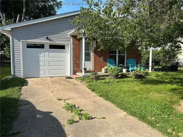 365 University Lane, Point Pleasant, WV 25550