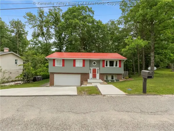 10 Barberry Lane, Clendenin, WV 25045