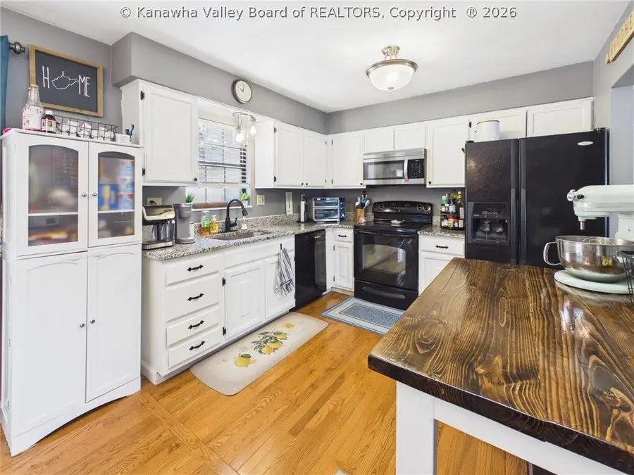 146A Timberlake Circle, Scott Depot, WV 25560 - #3