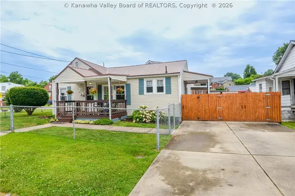902 S B Street, St Albans, WV 25177