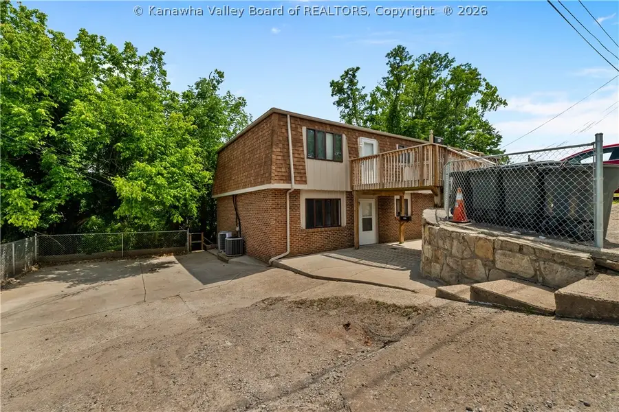 904 & 906 Valley View Drive, South Charleston, WV 25309 - #3