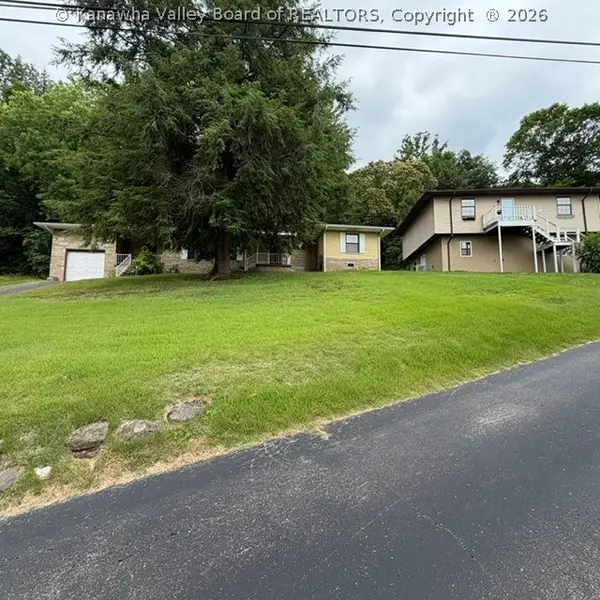 4790 Charleston Road, Poca, WV 25159