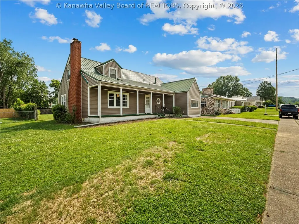 1216 W 12th Street, Nitro, WV 25143 - #1