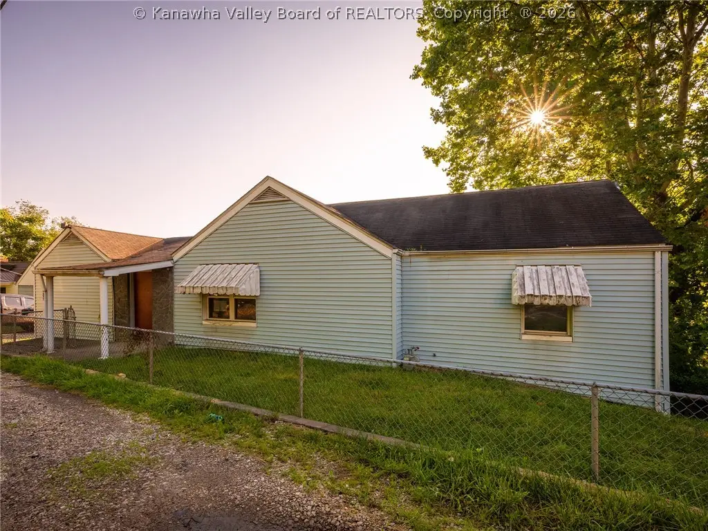 204 Winfield Road, Saint Albans, WV 25177 - #1