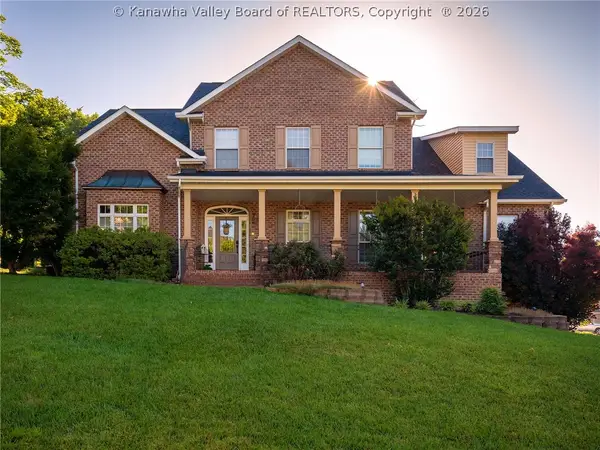 211 Bentwood Road, Hurricane, WV 25526