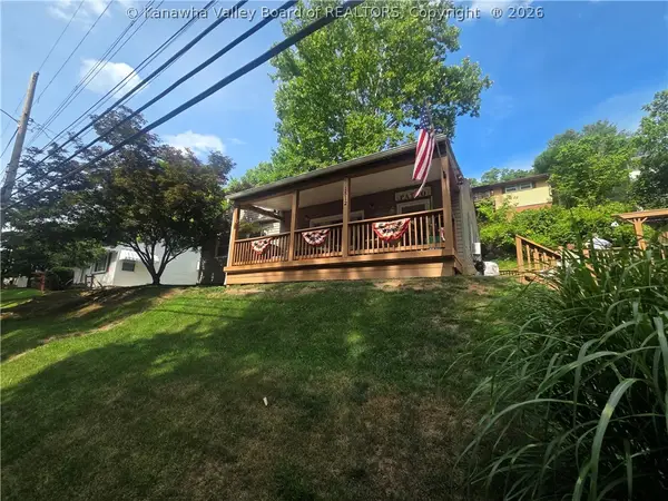1512 Valley Drive, South Charleston, WV 25303