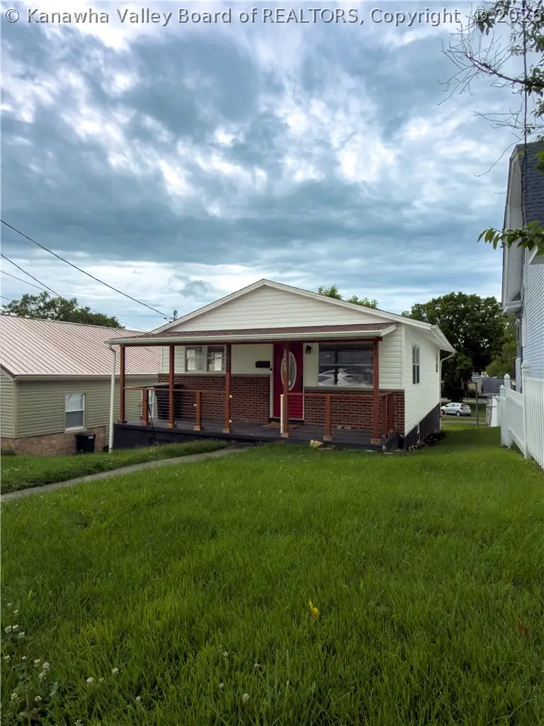 2260 Curtis Avenue, Saint Albans, WV 25177 - #3